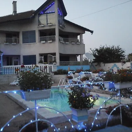 Old Blue House *